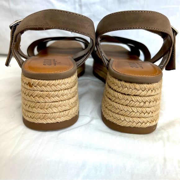 Women's Tan Wedge Sandals - Picture 4 of 10